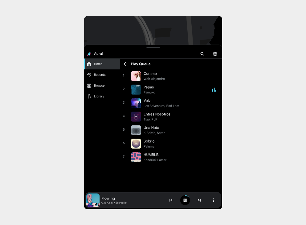 Mockup de um app de mídia mostrando a lista de músicas em fila com a arte do álbum